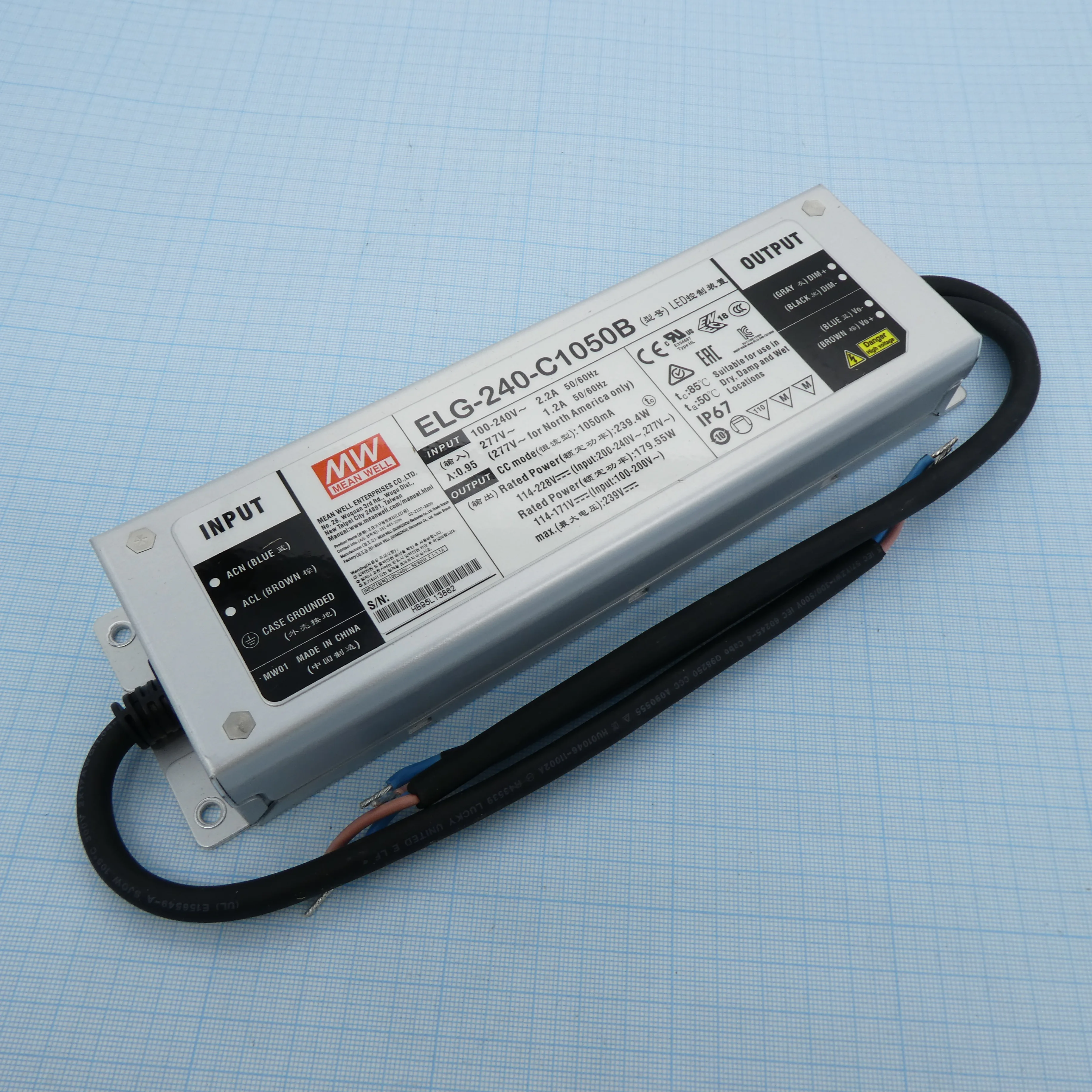 ELG-240-C1050B - AC-DC, 240.1Вт, IP67, вход 100…305В AC, 47…63Гц/142…431В DC, ККМ, выход 114...228В/1050мА, изоляция 3750В AC, в кожухе 244х71х37.5, -40…+85°С (корпус), димминг 3 в 1