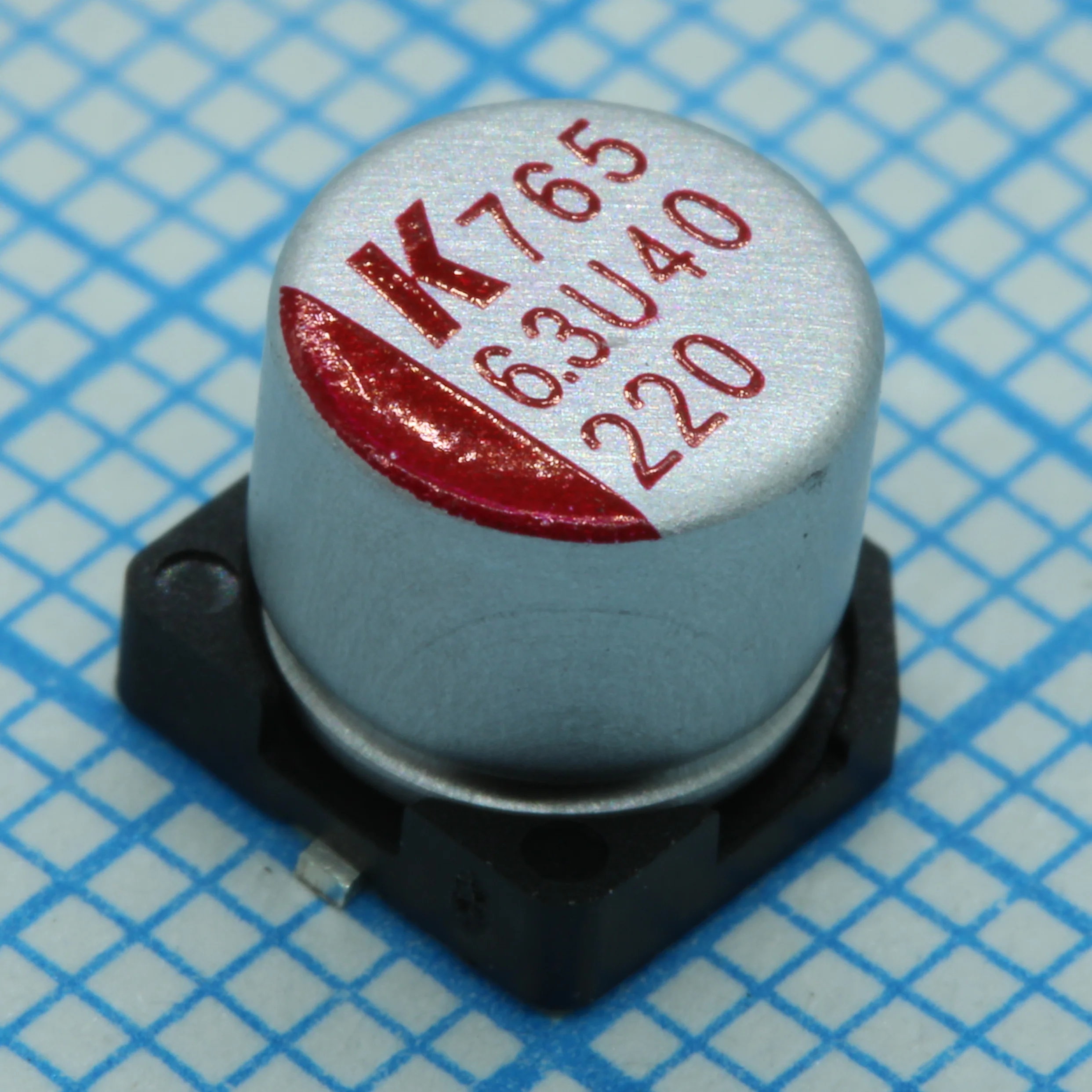 A765EB227M0JLAE020 - 6.3 В 220мкФ, ±20%, диаметр 6.3 мм, высота 6.6 мм, температура -55 °C...+105 °С SMD