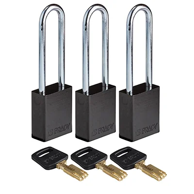 gws150217 - Замки SafeKey алюминиевые со стальной дужкой, высота дужки – 76 мм, диаметр дужки – 6.4 мм, алюминиевый корпус, размеры корпуса – 46х38х19 мм, система "Одинаковые ключи", цвет – черный, 3 шт/упак
