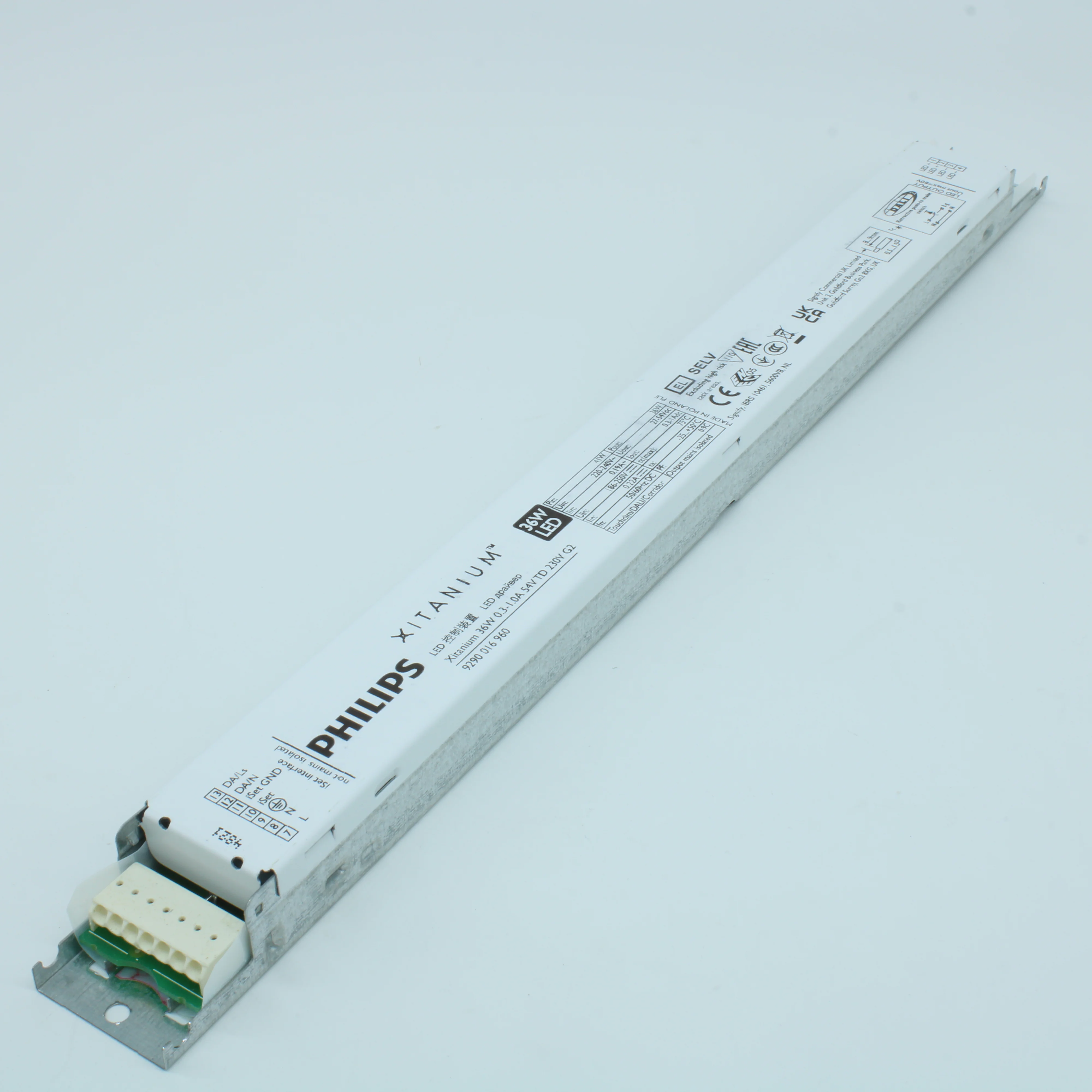 XITANIUM 36W 0.3-1.0A 54V TD 230V G2 - AC-DC, 36Вт, вход 198…264В AC, 47…66Гц/168…275 DC, ККМ, выход в режиме пост. мощности 27…54В/300…1000мА, изоляция 2kV, в кожухе 360х30х21, -25…+75°С (корпус), димминг по DALI