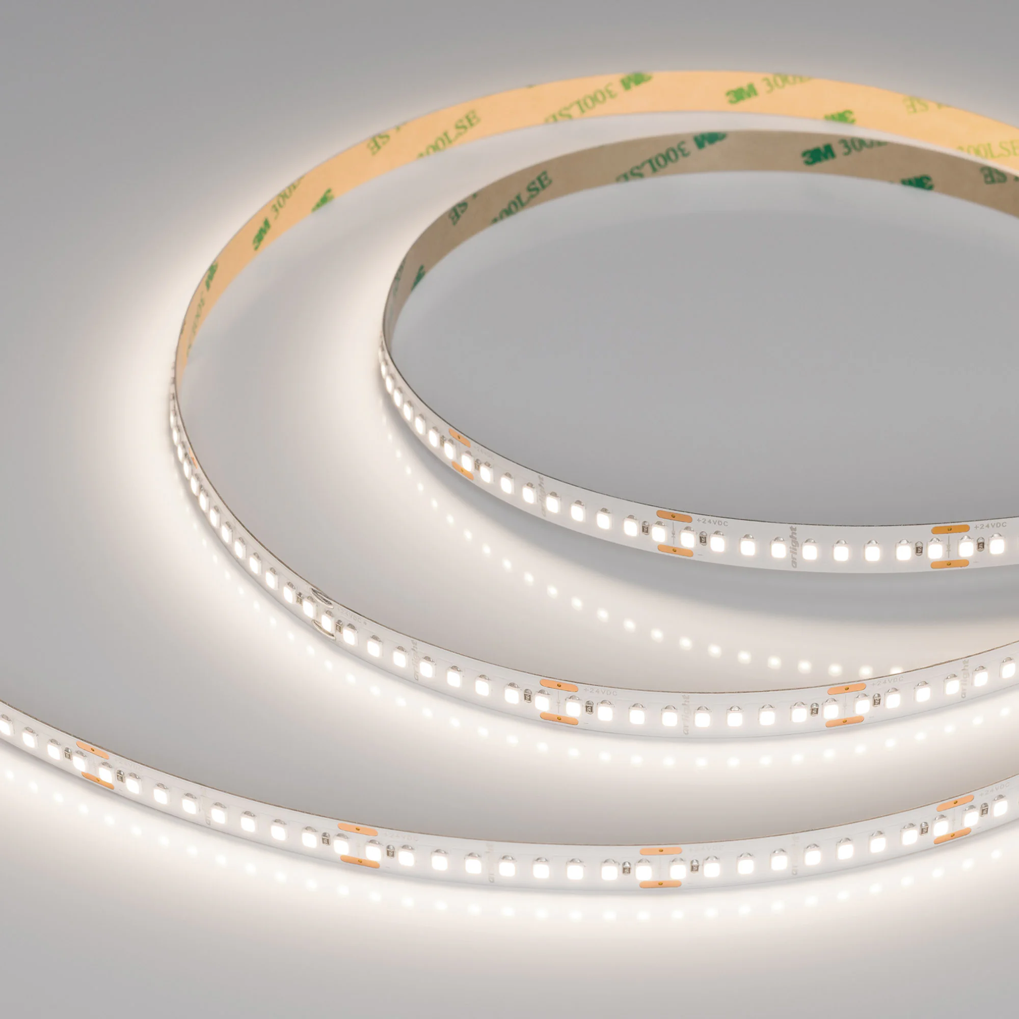 Лента UL-A180-10mm 24V Day4000 (12 W/m, IP20, 5m) 044513 - Светодиодная лента UL-A180, открытая IP20. Светодиоды SMD 2835, 180 шт/м (900 шт на 5 м), белая плата, скотч 3M. Цвет ДНЕВНОЙ 4000 K, цветопередача CRI>80, угол 120°. Питание 24 В, мощность 12 Вт/