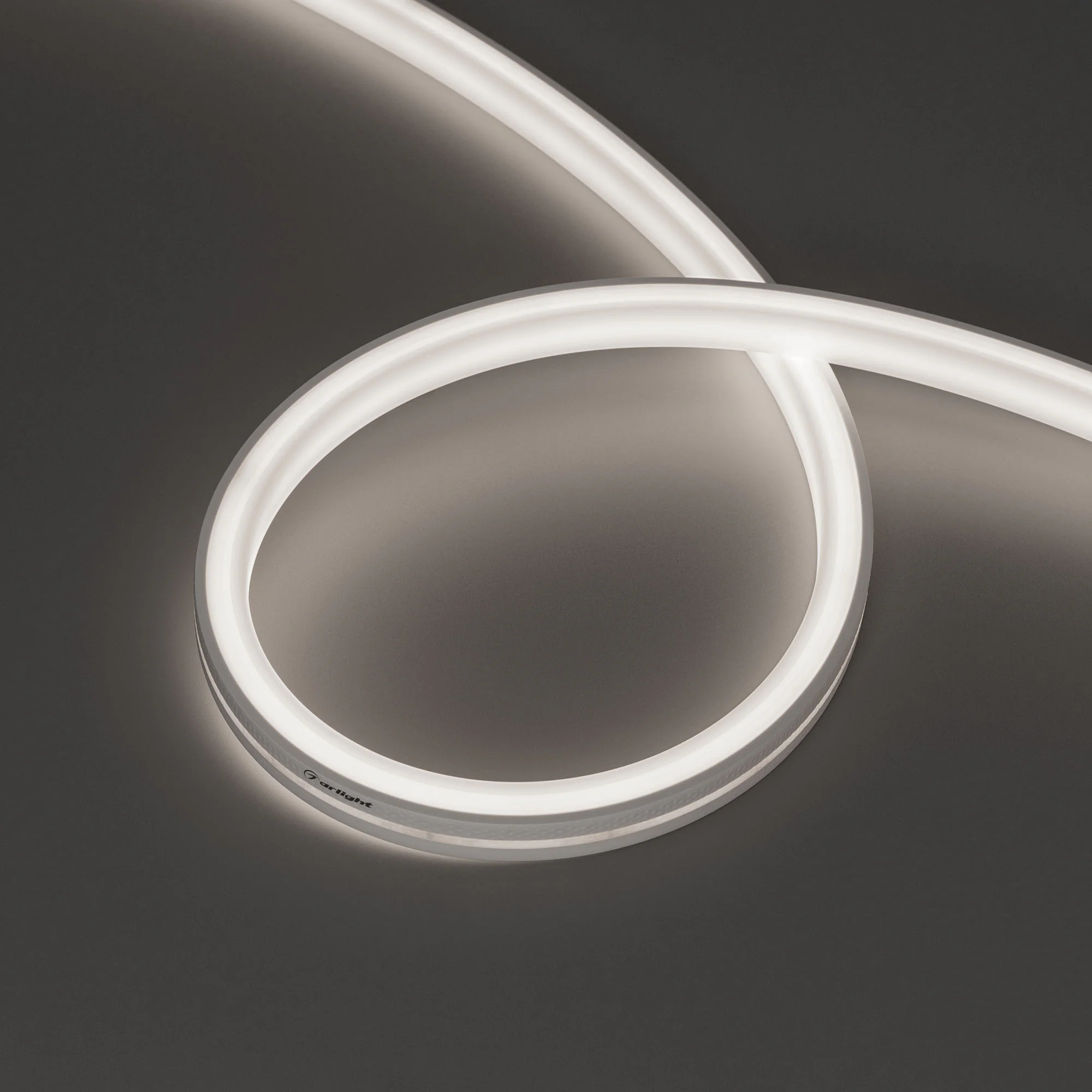 Лента герметичная MOONLIGHT-TOP-U-A156-13x12mm 24V Day5000 (11 W/m, IP67, 5m, wire x2) 042777 - Гибкая герметичная лента (неон серии MOONLIGHT), сечение 12х13 мм, U-образная форма (свечение в 3 стороны). Светодиоды SMD 2835 156 шт/м. Цвет свечения ДНЕВНОЙ