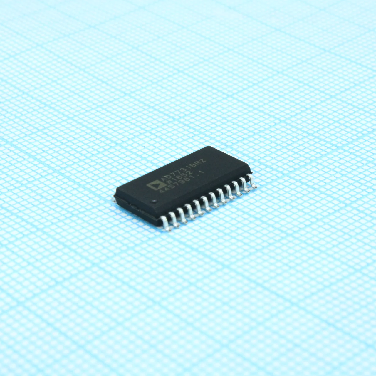 AD7731BRZ-REEL7 - 24-разрядный сигма-дельта АЦП 24-SOIC