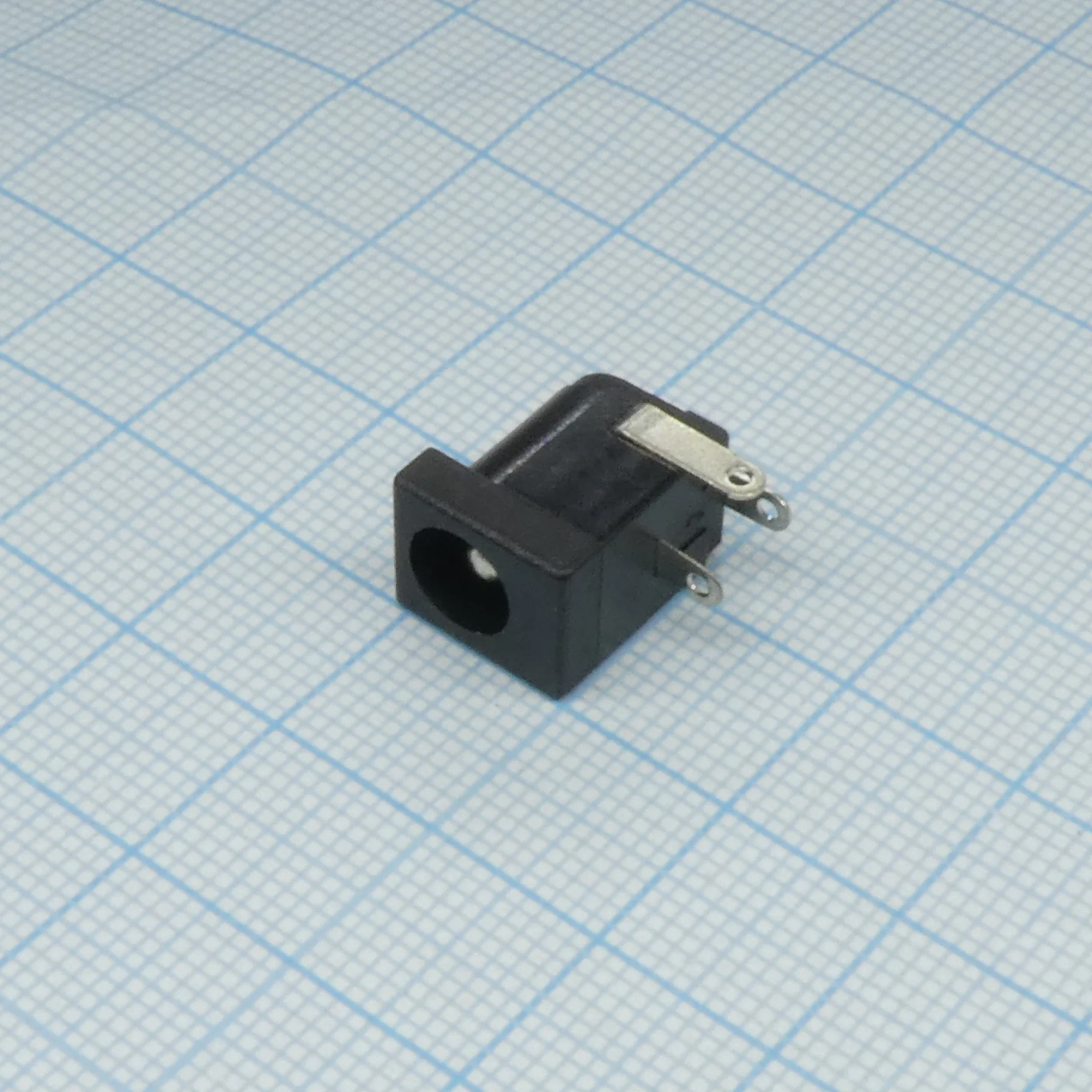DS-261A-PA9T-NB-210 - Гнездо питания на плату, 2.5х6,4мм, 16V/1.5A (ответная часть-штекер 5.5*2.5)
