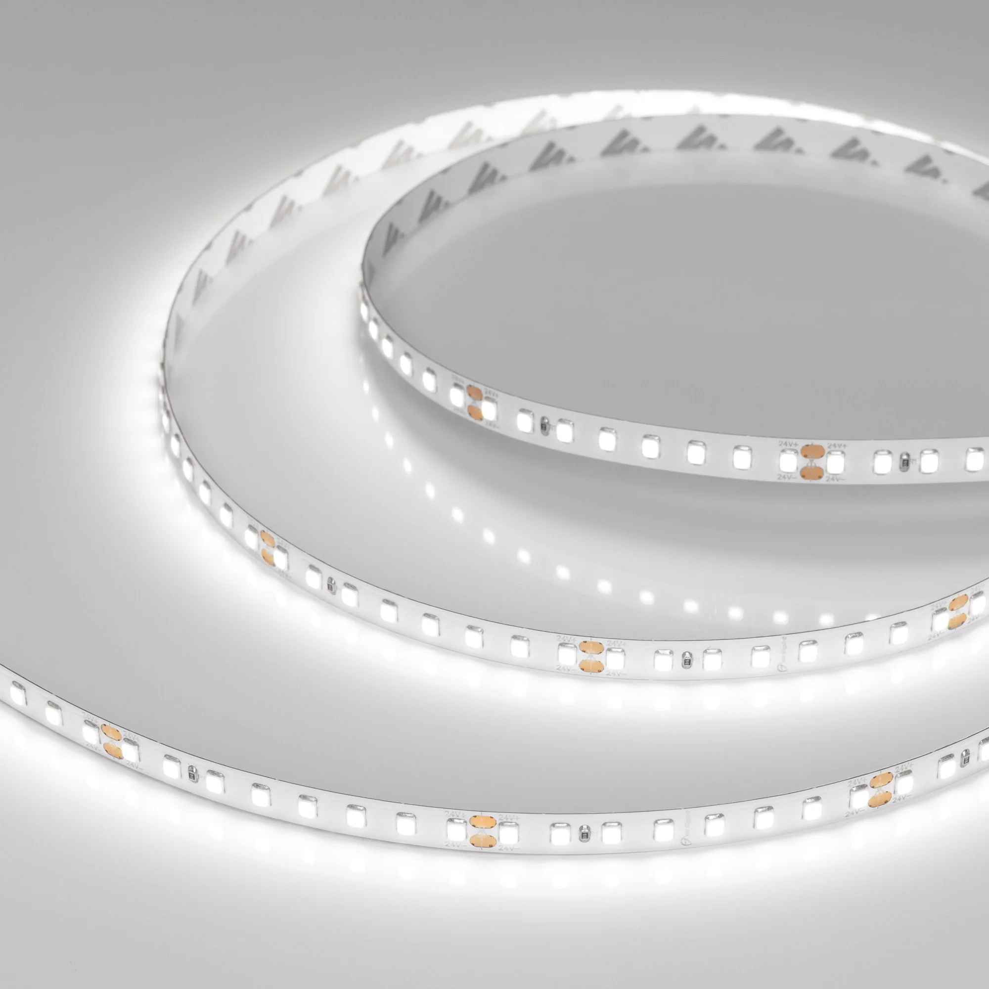 Лента RT-A128-8mm 24V White6000 (9.6 W/m, IP20, 2835, 5m) 038755 - Светодиодная лента RT-A128, открытая. Светодиоды 2835, 128 шт/м (640 шт на 5 м), белая плата, ширина 8 мм, скотч 3M. Цвет БЕЛЫЙ 6000 K, цветопередача CRI>85, угол 120°. Питание 24 В, мощно