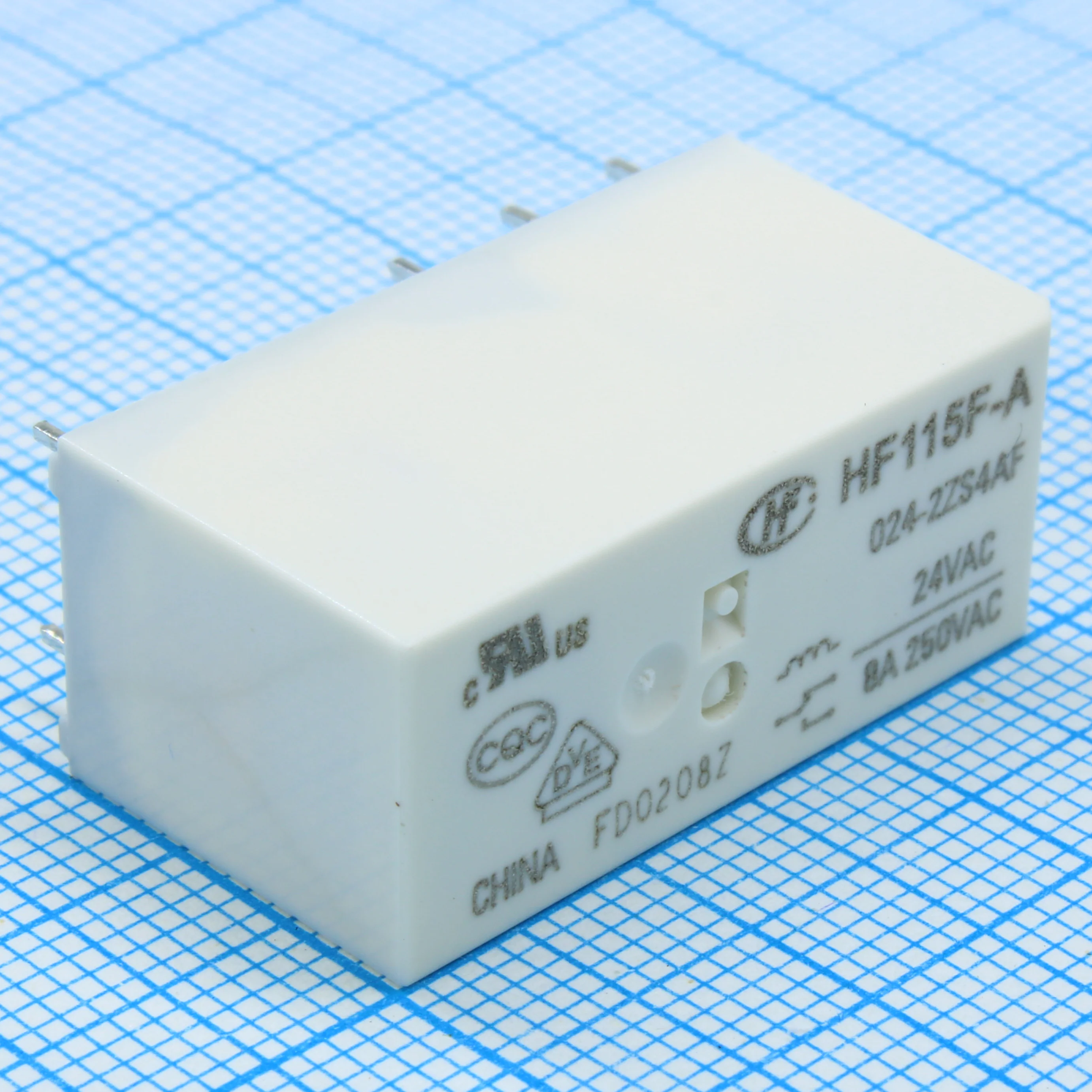HF115F-A/024-2ZS4AF - Реле силовое 8А две группы на переключение катушка 24В