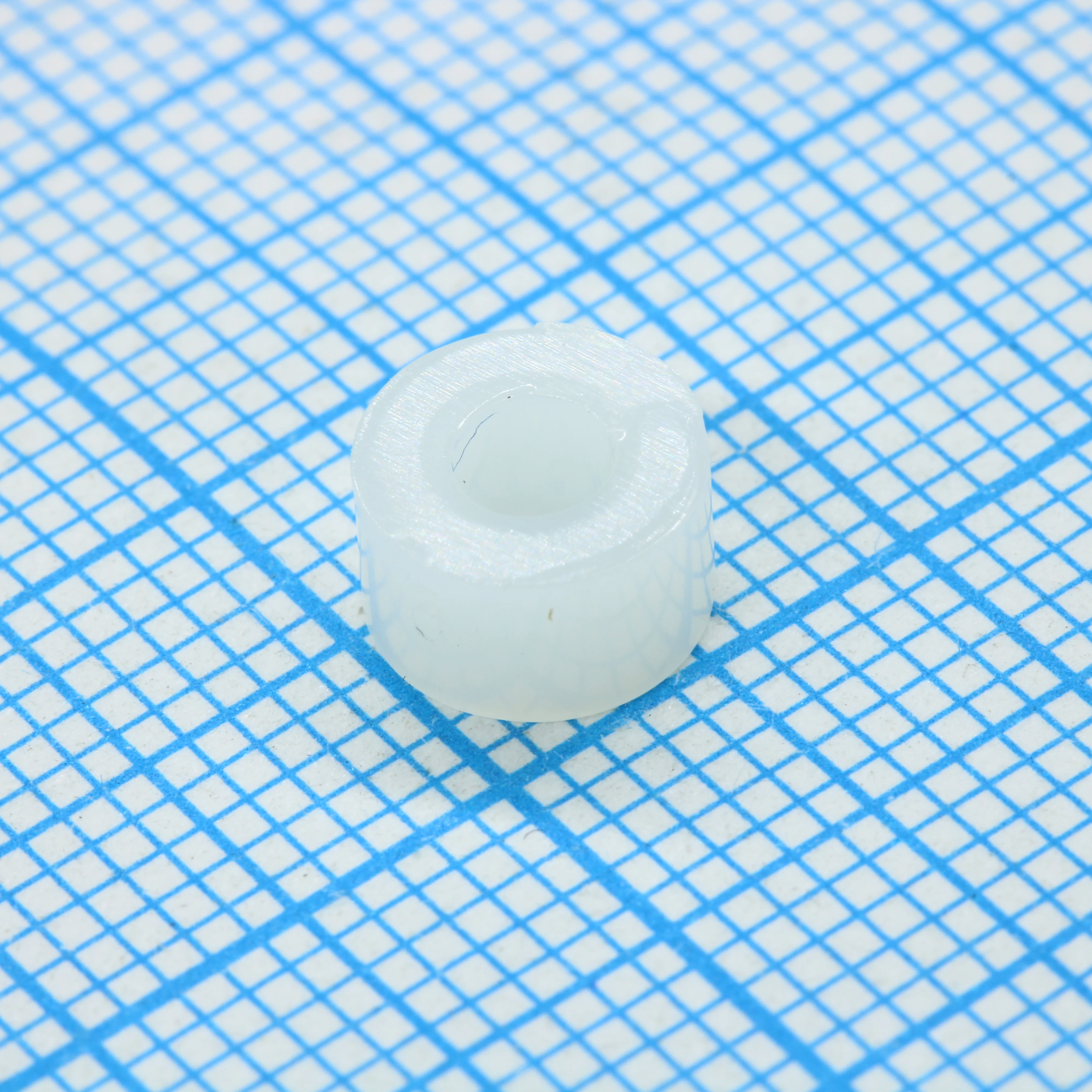 L-KLS8-0114A-LED-4 - Втулка пластмассовая 4мм