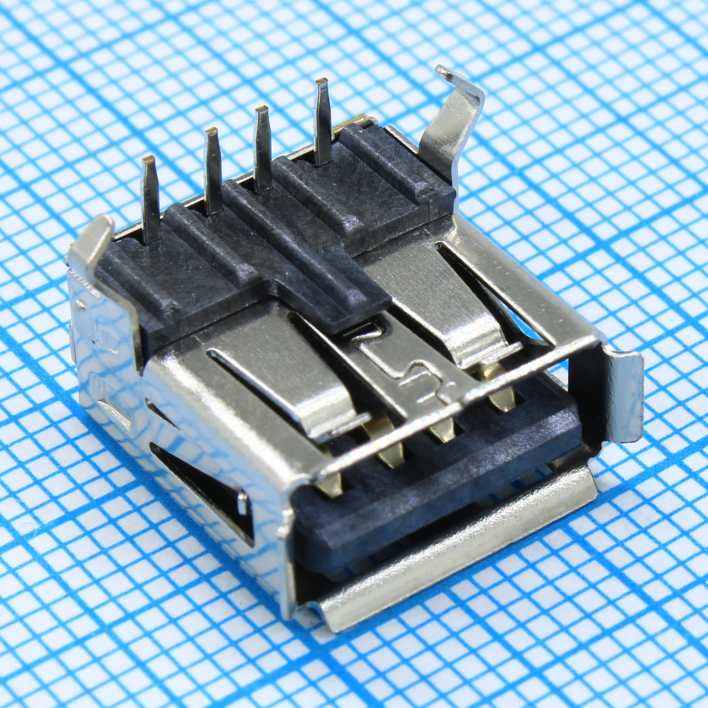 DS1095-BNR0 - Разъем USB тип А, розетка на плату угловая, черная