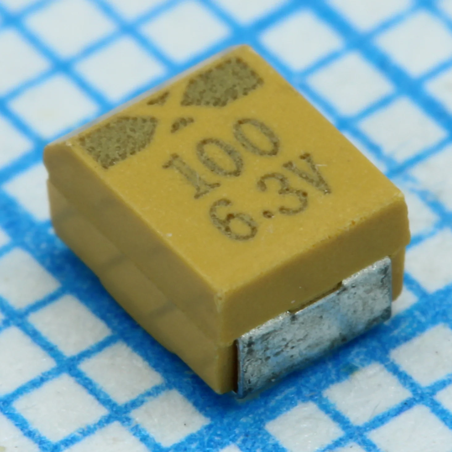 CA45-B020K226T - Конденсатор танталовый 22мкФ 20В ±10% типоразмер B-3528