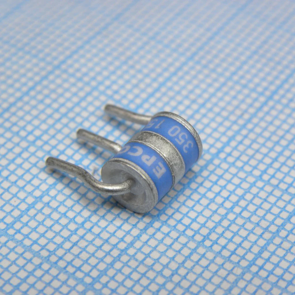 B88069X1470B502 - 6х8mm 350V ±20% 10kA/10A 3-x элек. T33A350X