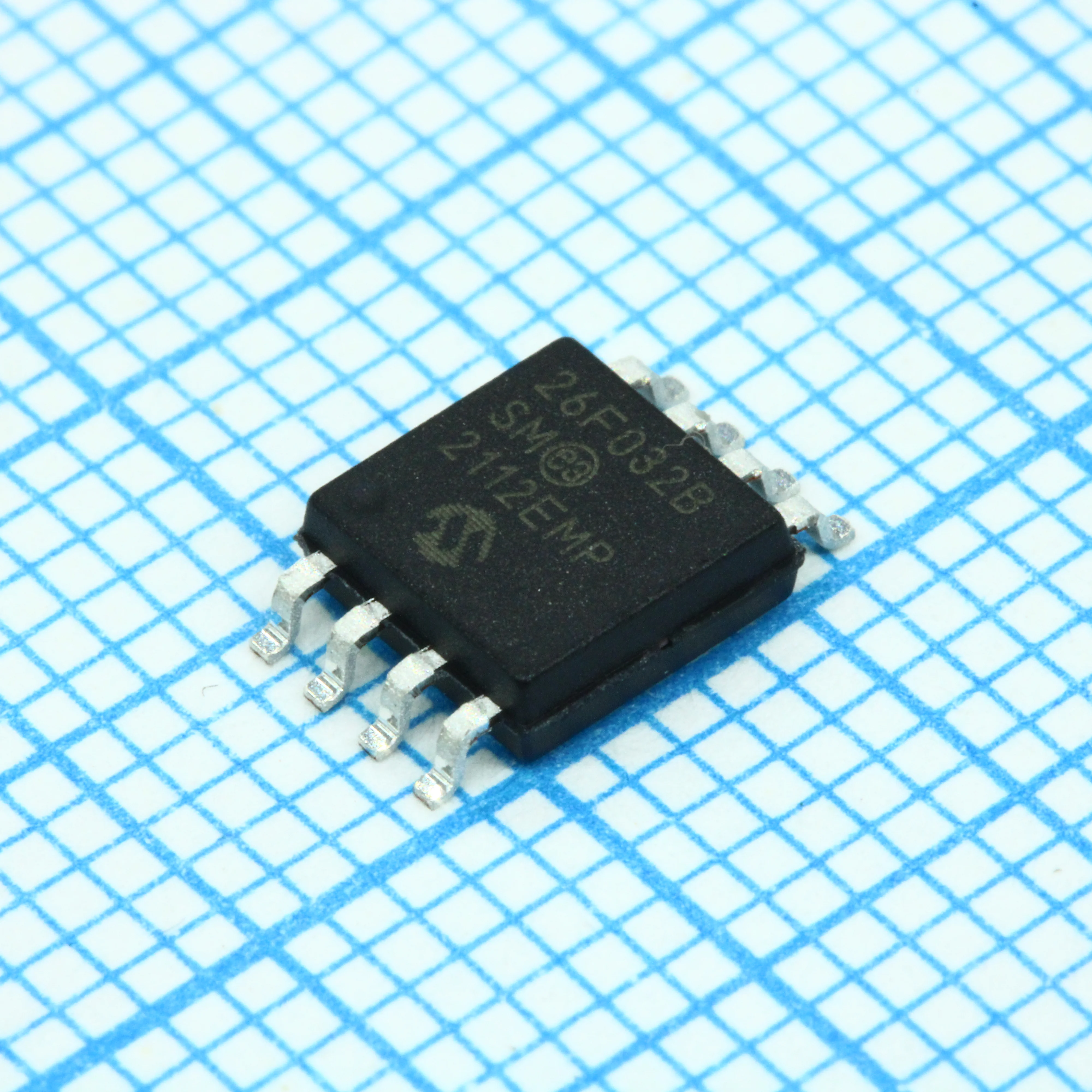 SST26VF032B-104I/SM - Флэш-память 32Mбит