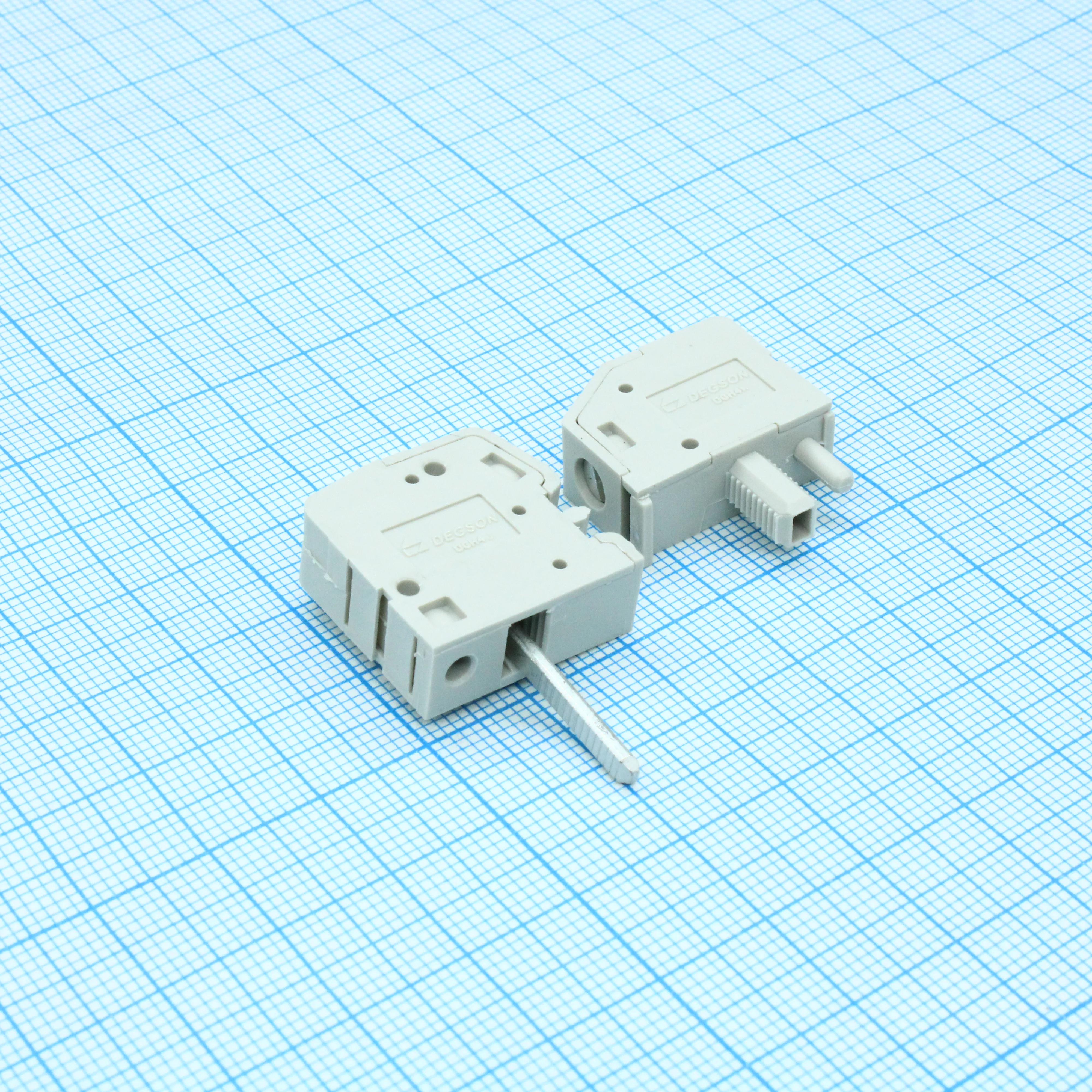 DGH4-01P-11-00A(H) - Проходной клеммный блок на панель
