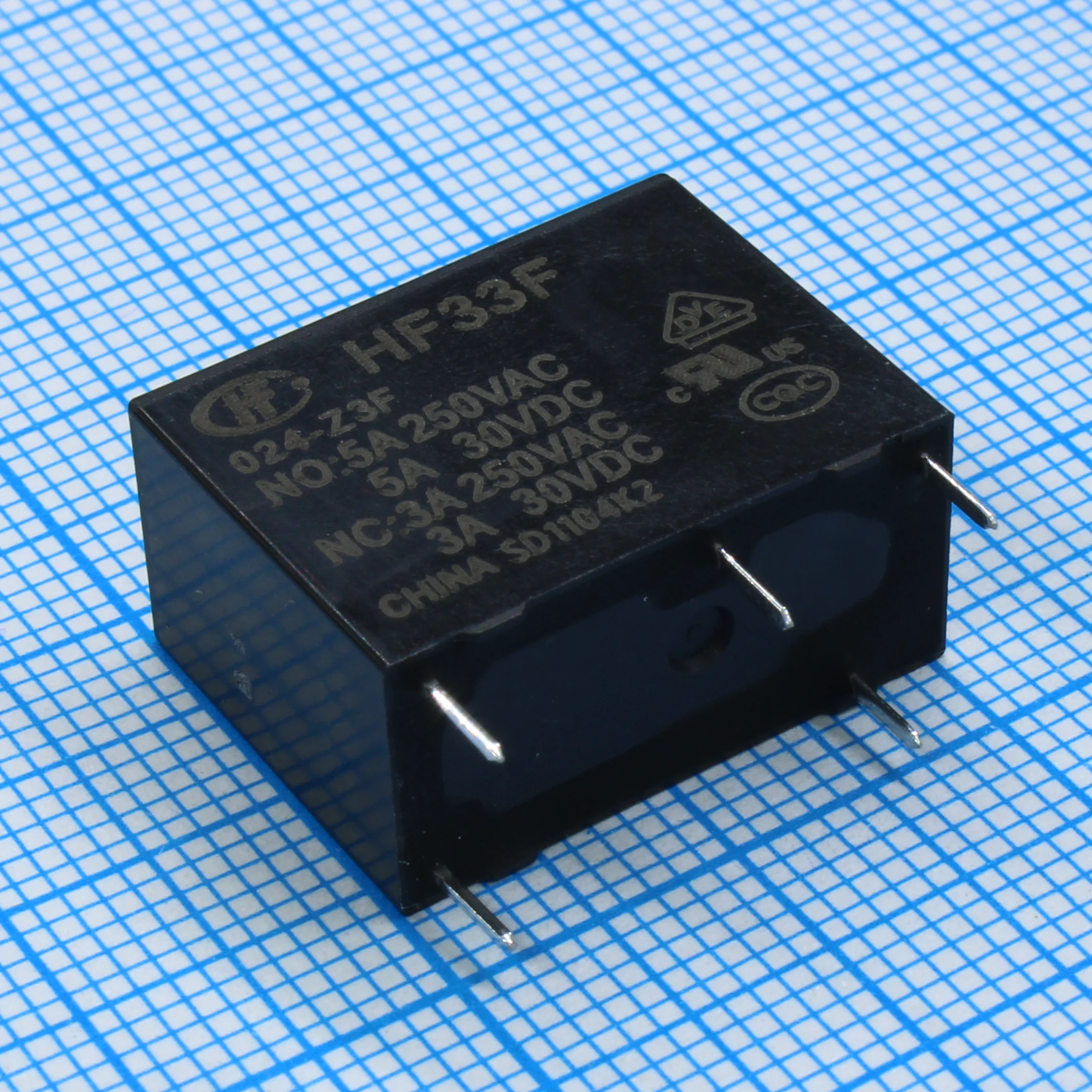 HF33F/024-Z3F - Сверхминиатюрное силовое реле серия HF33F SPDT (одна контактная группа-два направления) катушка 24В