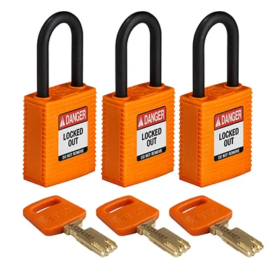 gws150222 - Замки SafeKey нейлоновые с пластиковой дужкой, высота дужки – 38 мм, диаметр дужки – 6.4 мм, нейлоновый корпус, размеры корпуса – 46х38х19 мм, система "Одинаковые ключи", цвет – оранжевый, 3 шт/упак