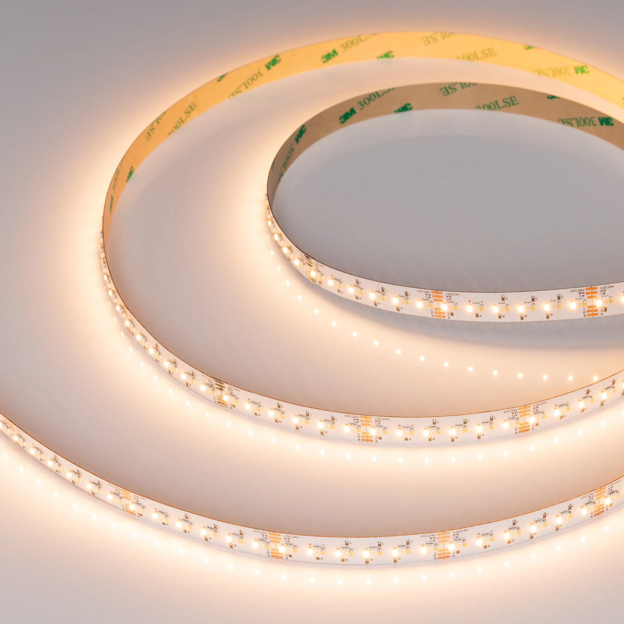 Лента RT-AM360-12mm 24V RGBW-MIX (24 W/m, IP20, 2835/2210, 5m) 044036 - Мультицветная лента RT-AM360 , открытая IP20. Светодиоды 2835+2210, 360 шт/м (1800 шт на 5 м), белая плата, скотч 3M. Цвет RGB+MIX ТЕПЛЫЙ 2700K/БЕЛЫЙ 6000K, индекс цветопередачи CRI>9