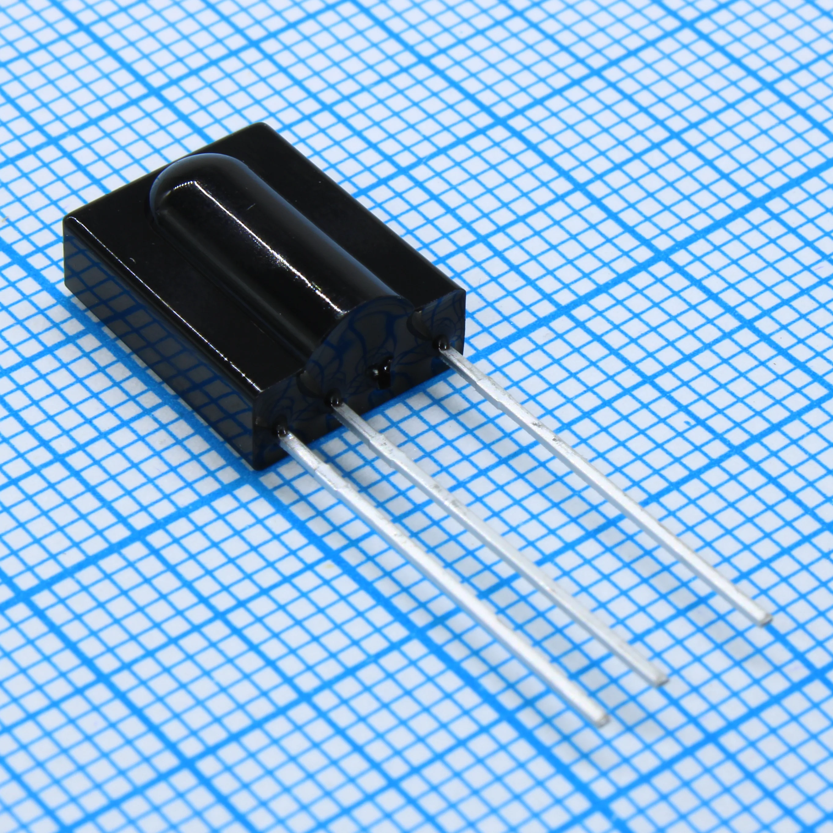 HRM136AA1X00 - ИК-излучатель дистанционного управления 36кГц 940нм 3-Pin