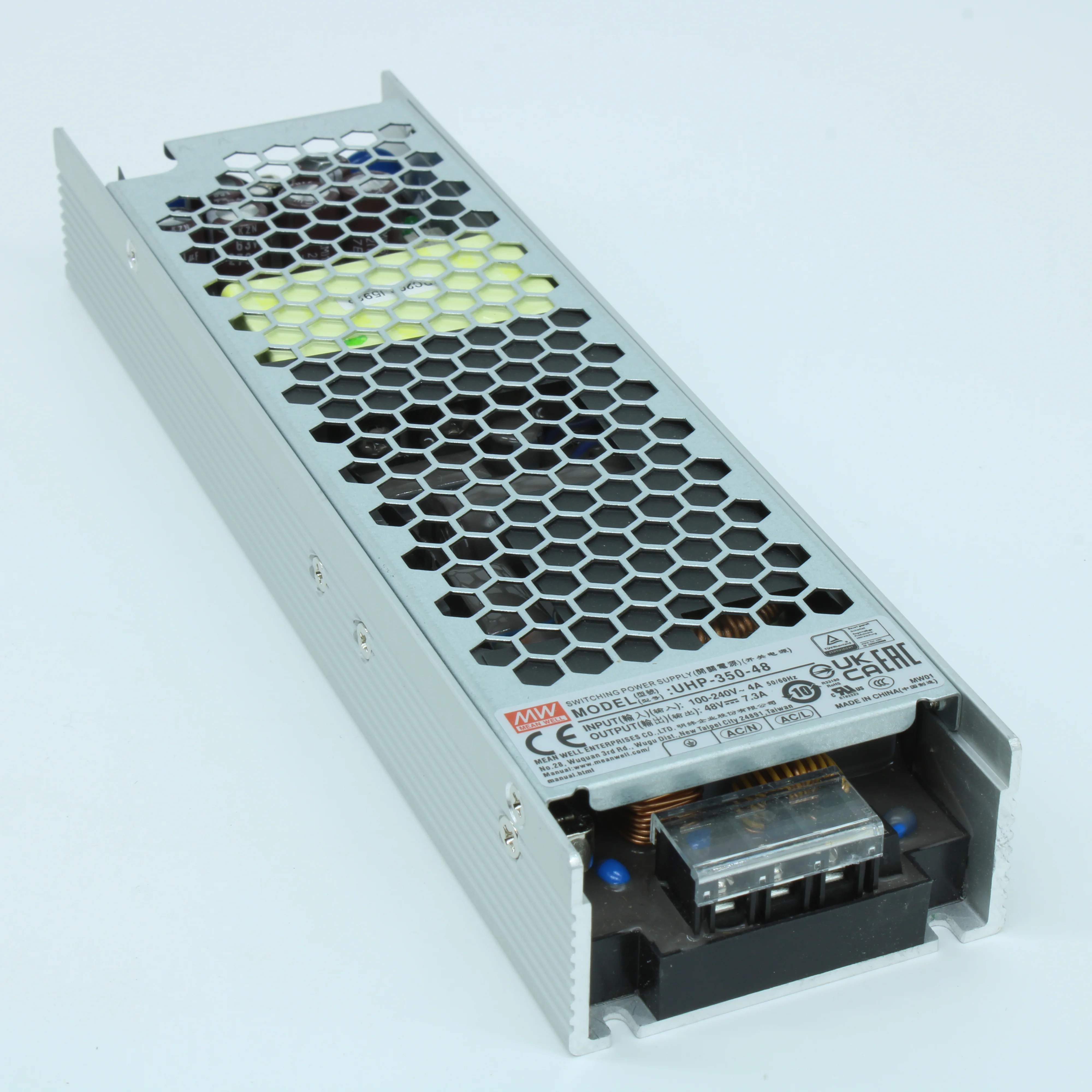 UHP-350-48 - AC-DC, 350.4Вт, вход 90…264В AC, 47…63Гц, выход 48В/7.3A, ККМ, рег. вых 45.6…50.4В, изоляция 3750В AC, в кожухе 220х62х31мм, -30…+70°С