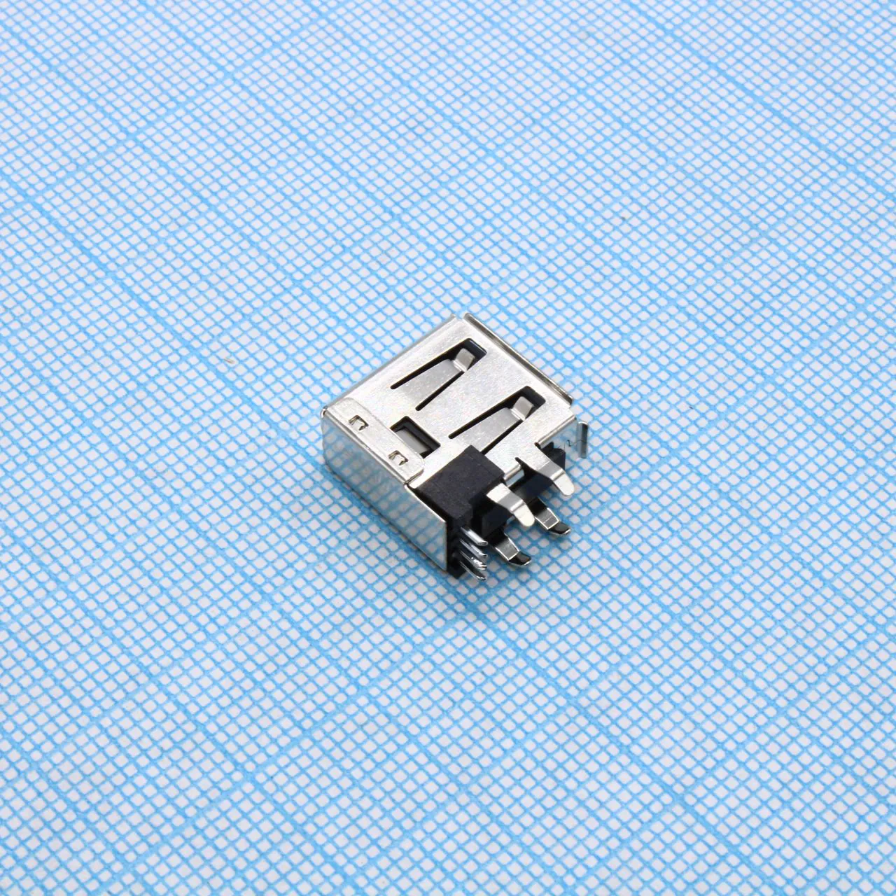 673298000 - Разъем USB, тип A, USB 2.0, розетка, 4 вывод(-ов) угловой, DIP монтаж