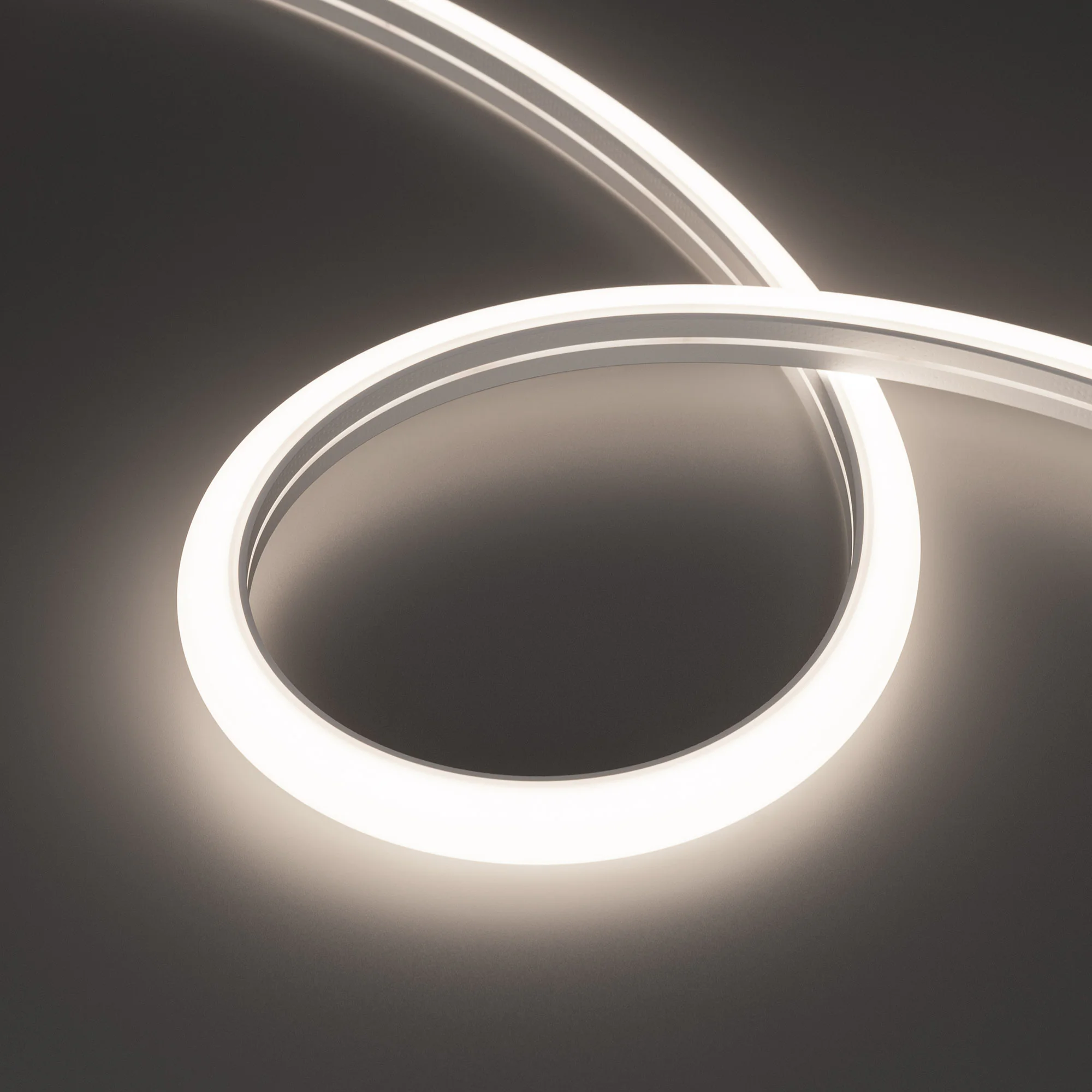 Лента герметичная MOONLIGHT-TOP-A140-16x15mm 24V Day5000 (9.6 W/m, IP65, 2835, 5m, wire x1) 038829 - Гибкая герметичная лента (неон серии MOONLIGHT), сечение 16х15 мм. Светодиоды SMD 2835 140 шт/м. Цвет свечения ДНЕВНОЙ (5000 К), индекс цветопередачи CRI>