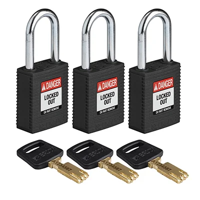 gws150294 - Замки SafeKey нейлоновые со стальной дужкой, высота дужки – 38 мм, диаметр дужки – 6.4 мм, нейлоновый корпус, размеры корпуса – 46х38х19 мм, система "Одинаковые ключи", цвет – черный, 3 шт/упак