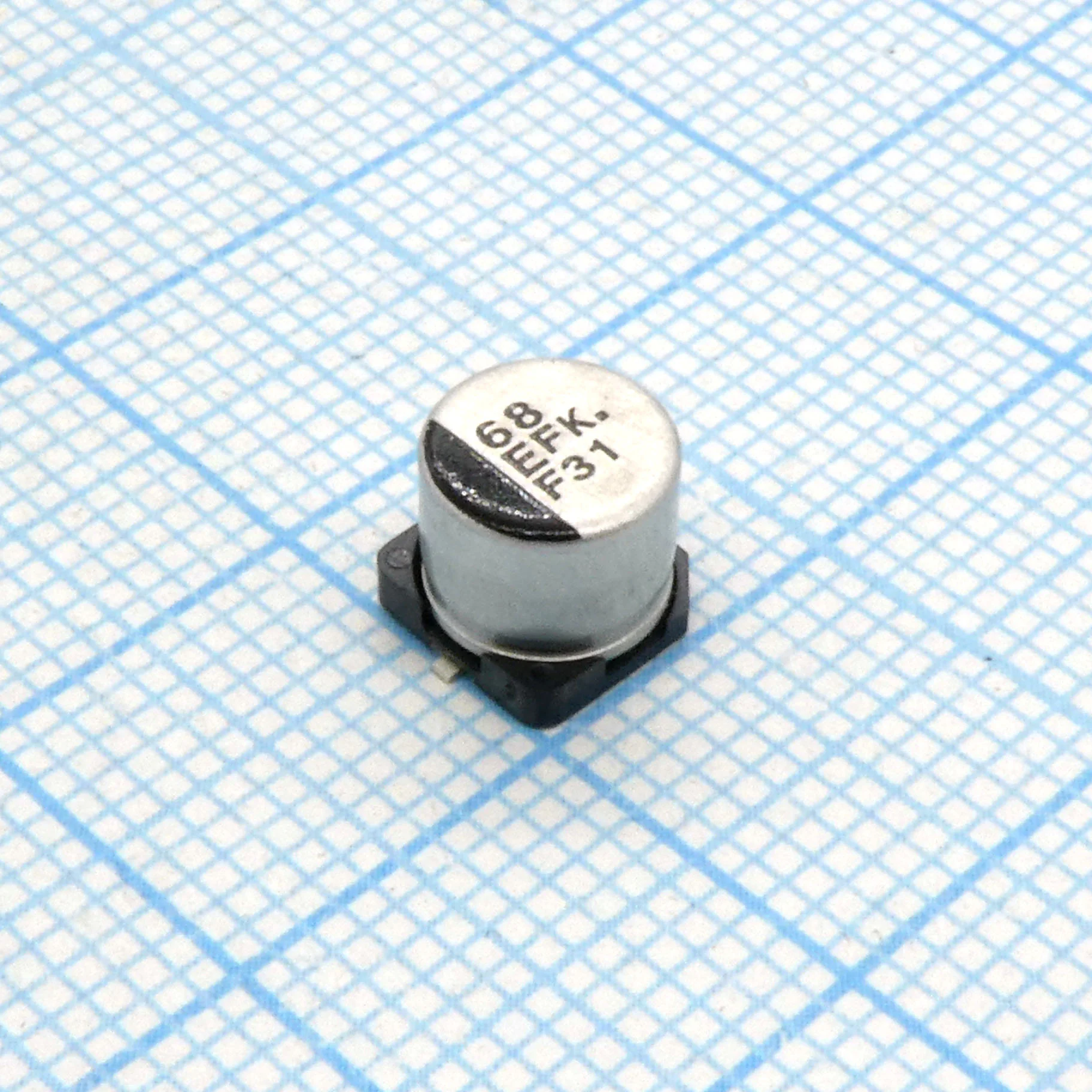 EEEFK1E680P - Конденсатор алюминиевый электролитический SMD 68мкФ 25В ±20% (8 X 10.5мм) 270мА 2000час 85°С лента на катушке