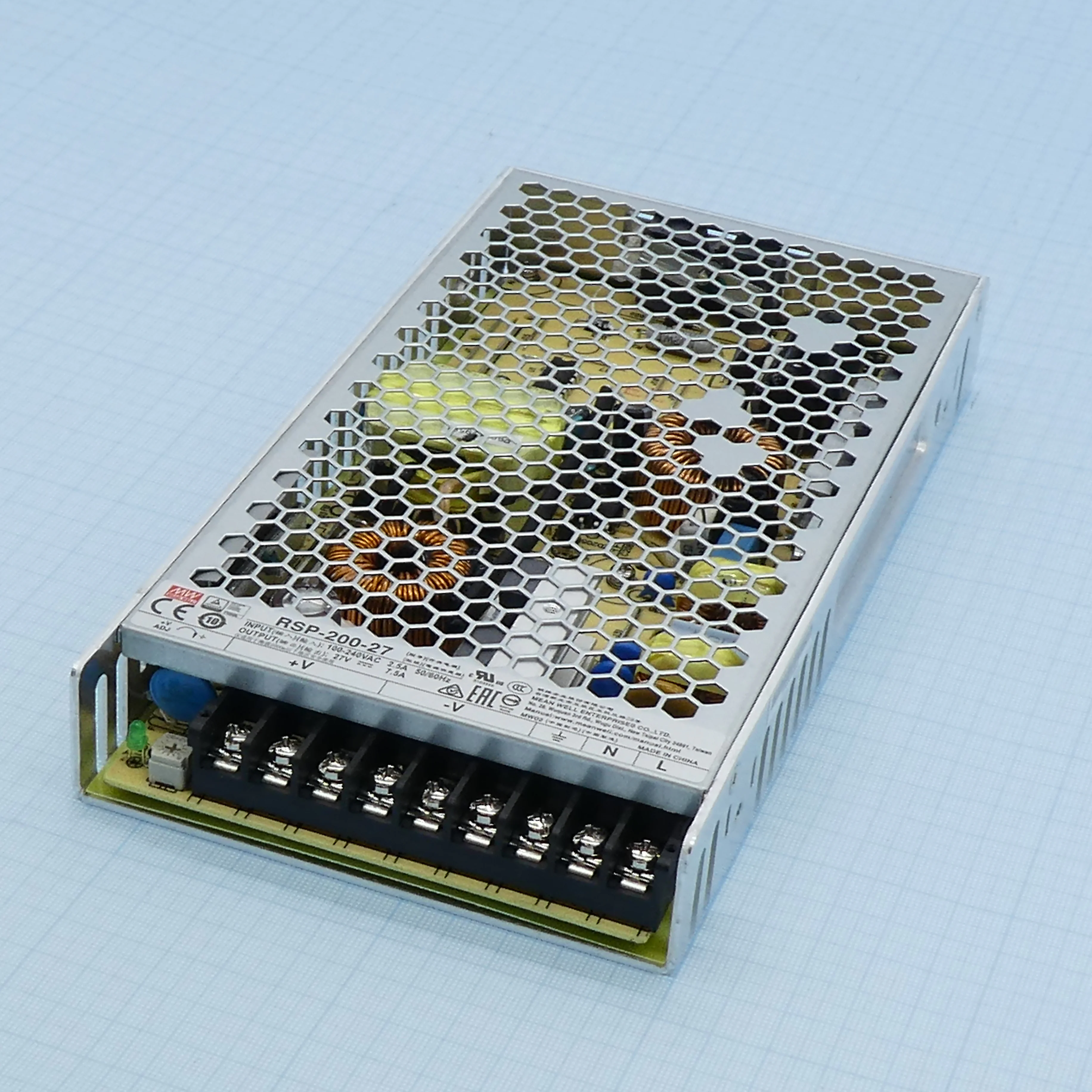 RSP-200-27 - AC-DC, 200Вт, ККМ, вход 88…264V AC, 47…63Гц /124…370В DC, выход 27В/7.5A, рег. вых 26…31.5В, изоляция 3000В AC, в корпусе 215х115х30мм, -30…+70°С