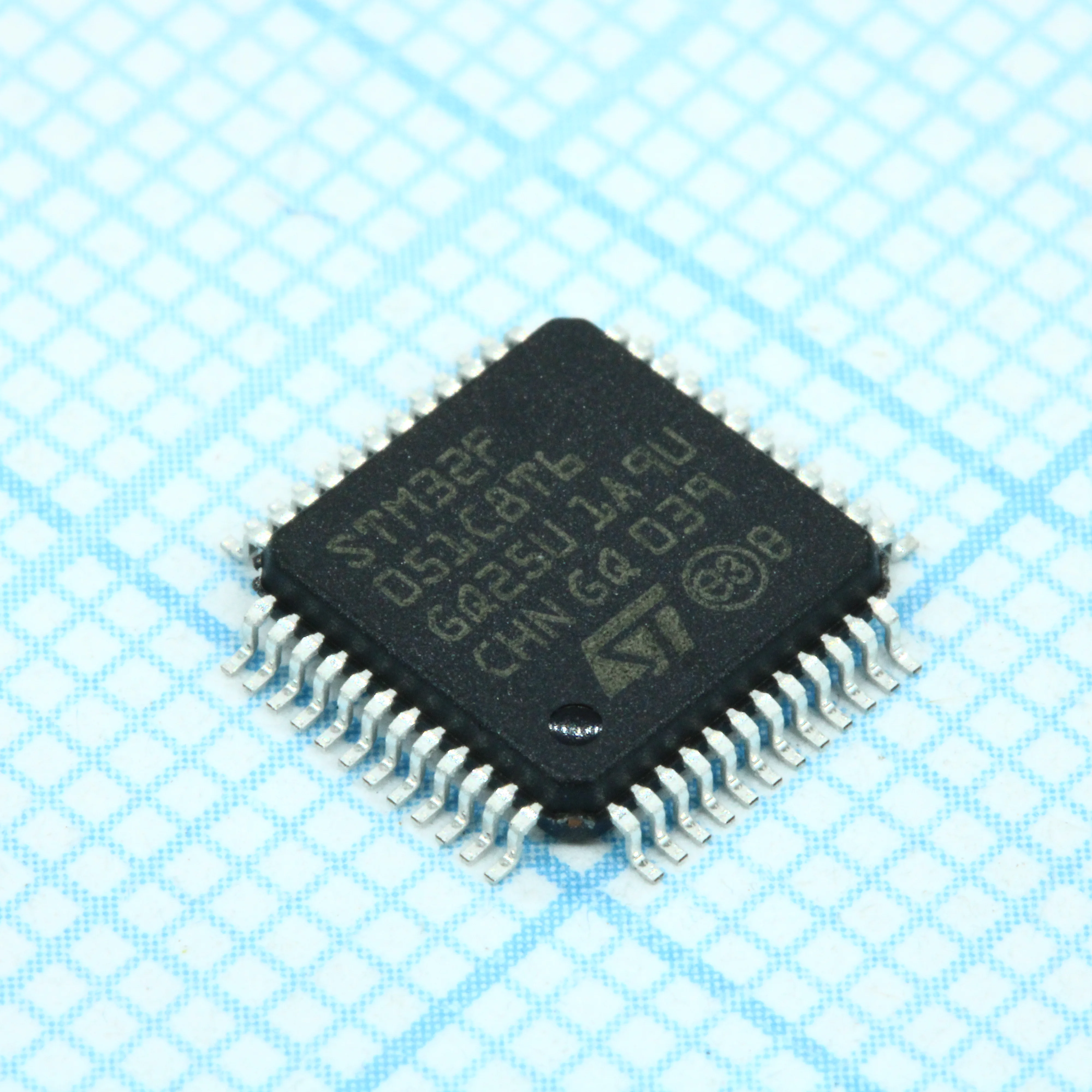STM32F051C8T6 - 32бит ARM Cortex M0, 48МГц, 64кб Flash, 8кб ОЗУ, SPI/I2S, SPI, 2*I2C, , 2xUSART, CEC, 9 таймеров, АЦП 12 бит * 10 каналов, 12бит *ЦАП, RTC