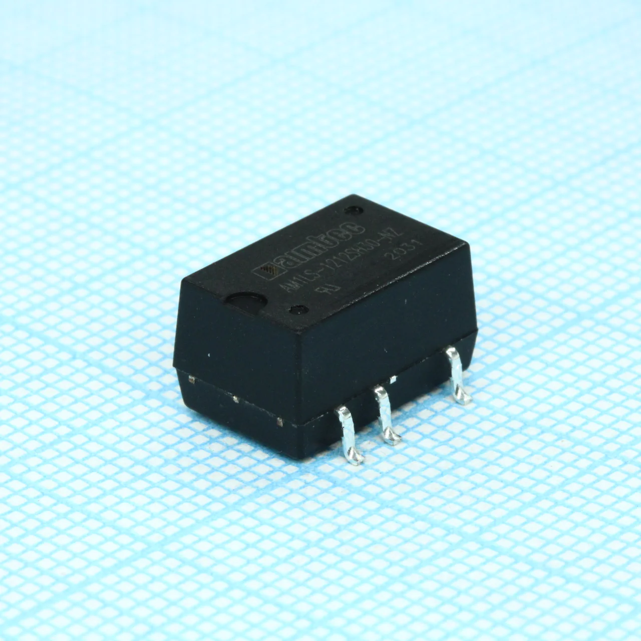 AM1LS-1212SH30-NZ - DC/DC, 1Вт, вход 10.8…13.2В, выход 12В/0.083А, изоляция 3000В DC, КПД 81%, максимальная емкостная нагрузка не более 220мкФ, для поверхностного монтажа, 12.7x11.2x7.25мм, -40…105°C, пластик