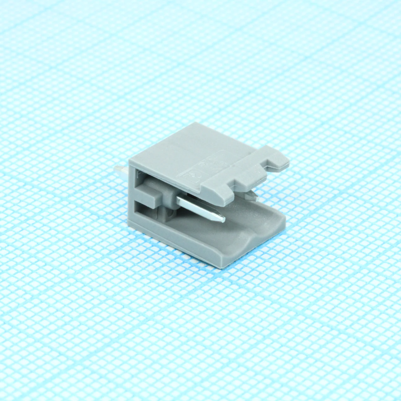 BCH-508V- 2 GY - Корпусная часть для печатных плат, номинальный ток: 12 A, расчетное напряжение (III/2): 320 В, номинальное сечение: 1,5 мм?, полюсов: 2, размер шага: 5,08 мм, цвет: сигнальный серый