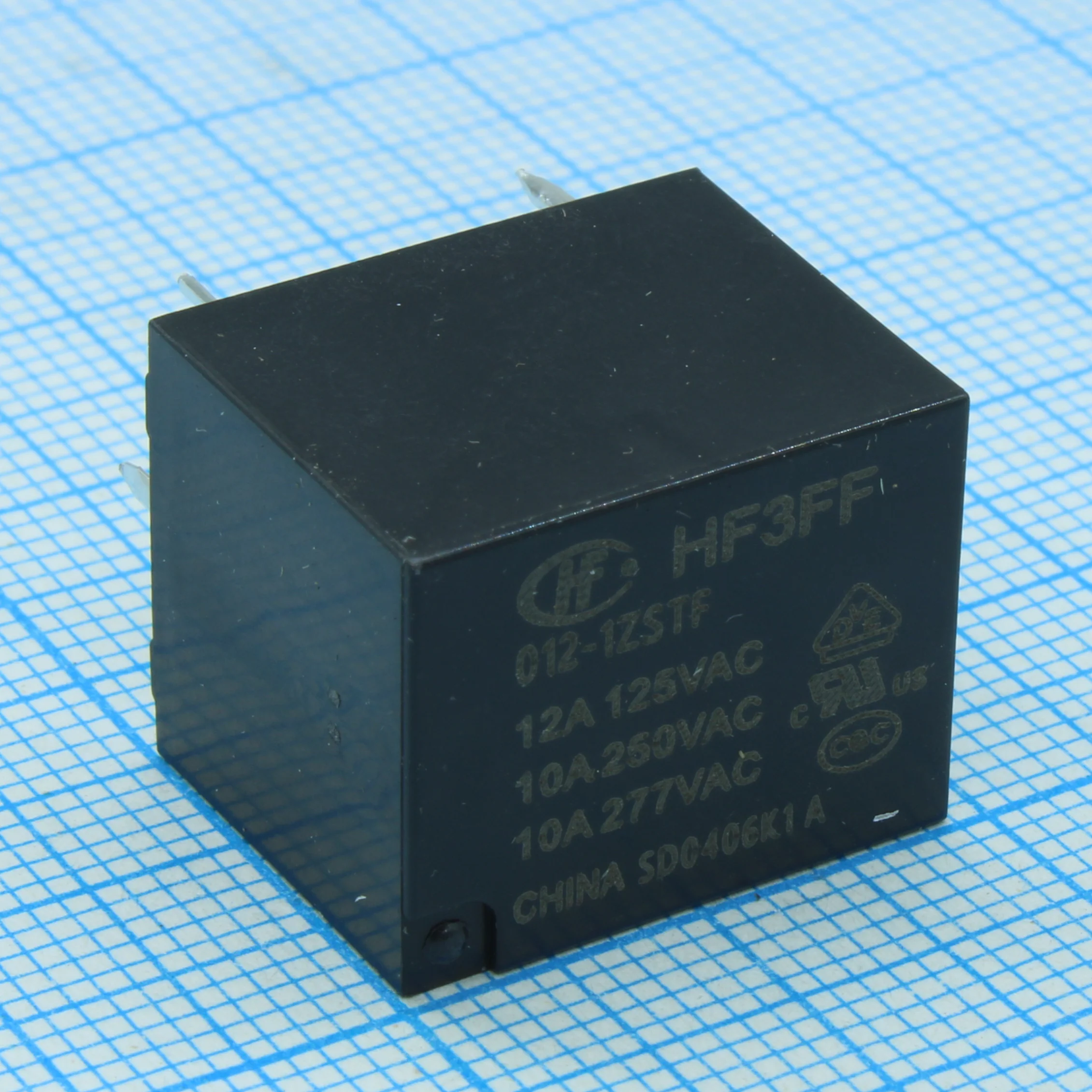 HF3FF/012-1ZSTF - Силовое реле 15А одна контактная группа-два направления катушка 12В 0.36Вт