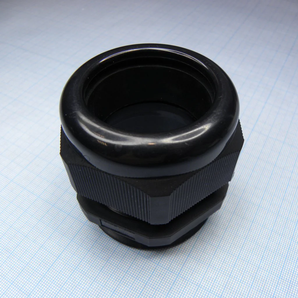 DDL-M63P (black) - Кабель ввод, крепление на панель, гайка для крепления на панель приобретается отдельно