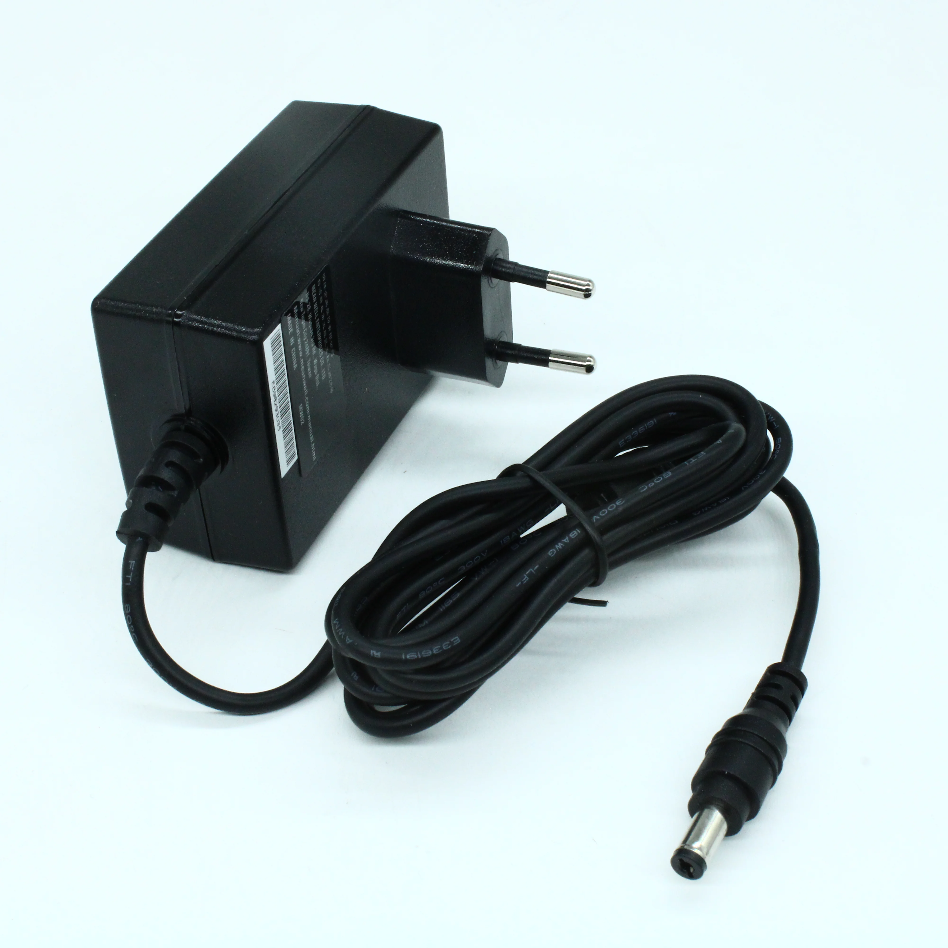 GST25E48-P1J - AC-DC, 25Вт, вход 85...264B AC 47...63 Гц,, выход 48B/0.52A, изоляция 3000В AC, 79x54x33мм, -30...+70°С, выходной разъем 11, диам. 5.5х2.1мм