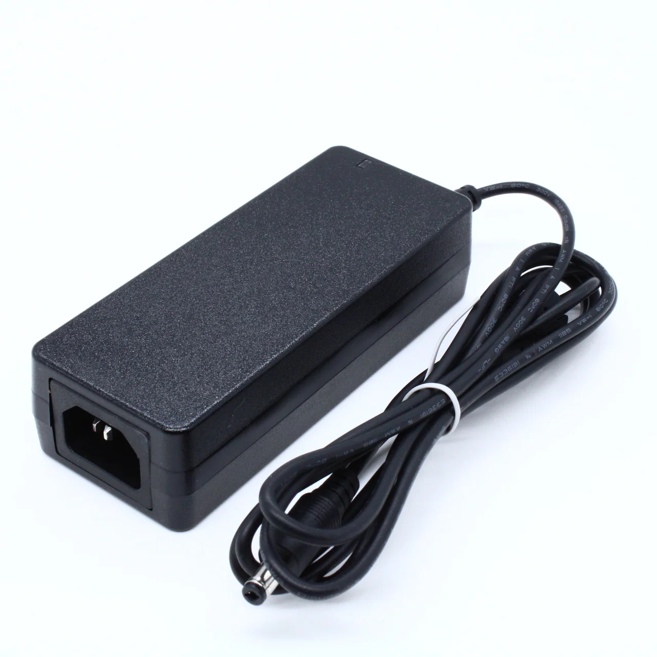 GST60A48-P1J - AC-DC, 60Вт, вход 90...264B AC, 47...63 Гц, 127...370B DC, выход 48B/1.25A, изоляция 3000В AC, 125x50x31.5мм, -30...+70°С, сетевой разъём IEC320-C14, выходной разъем 11, диам. 5.5х2.1мм