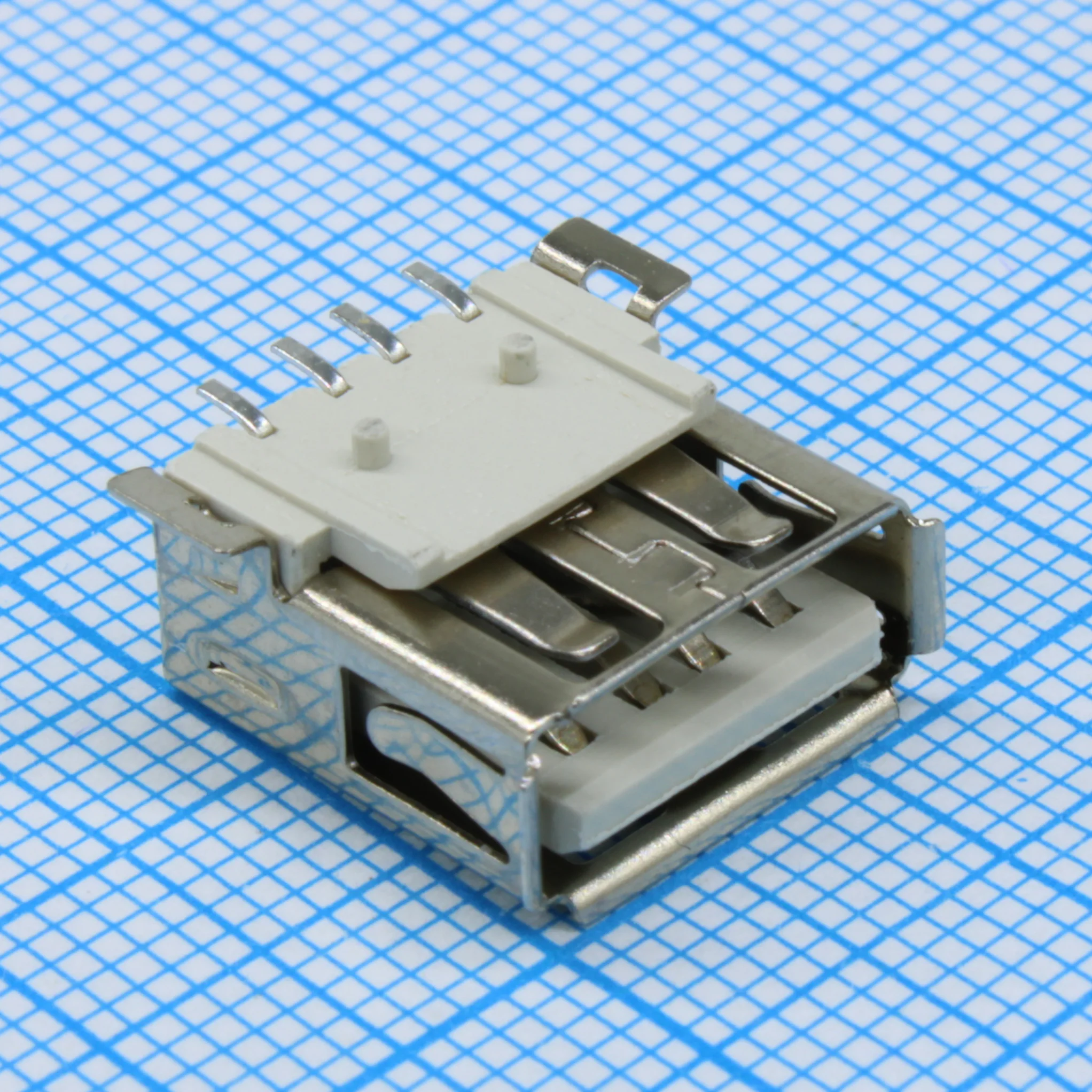 L-KLS1-181E-W-R - Разъем USB тип А (розетка) угловой на плату (THT)