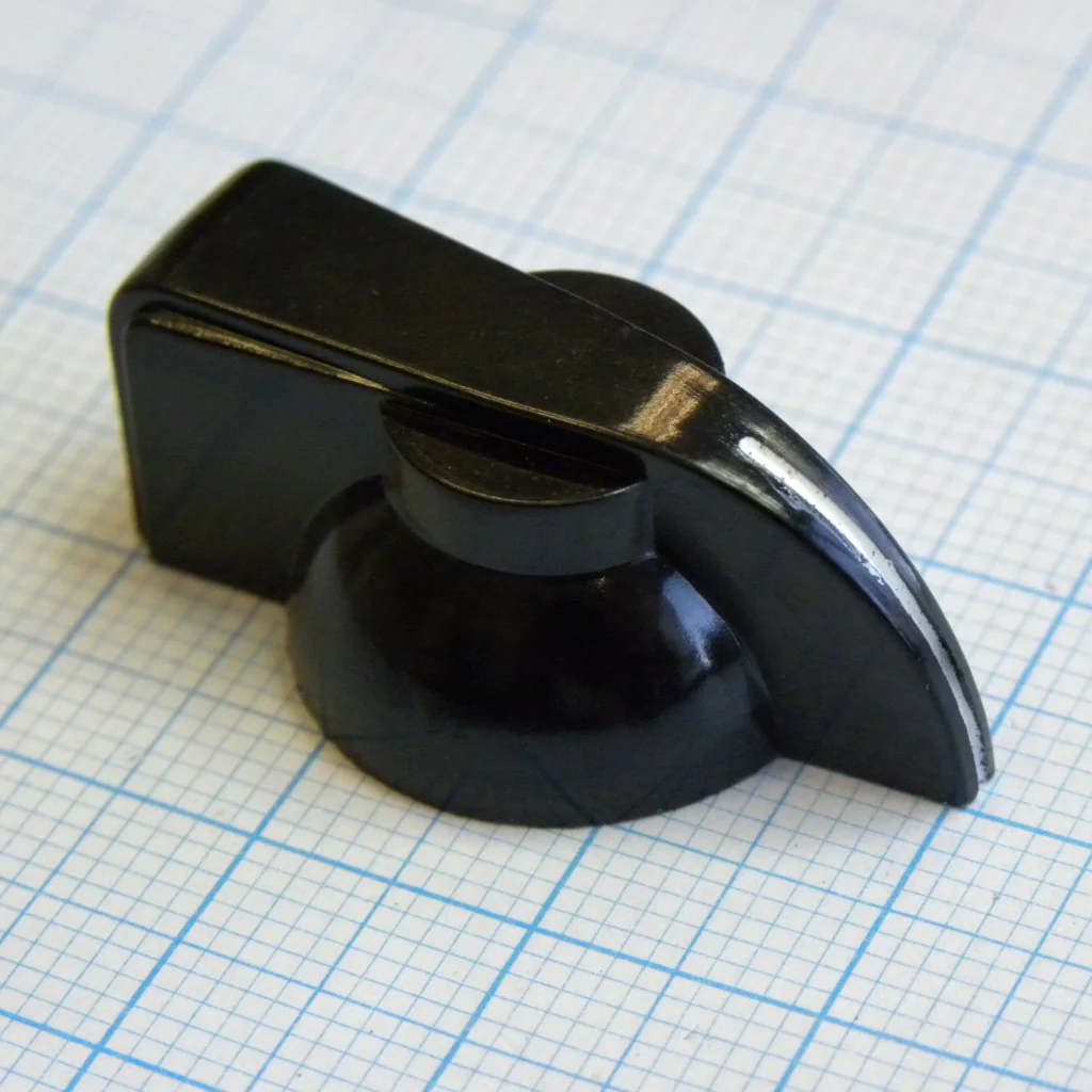 Ручка K7-1 bakelite (клювик) d=6.1 - Ручка управления, на вал 6.1mm, клювик