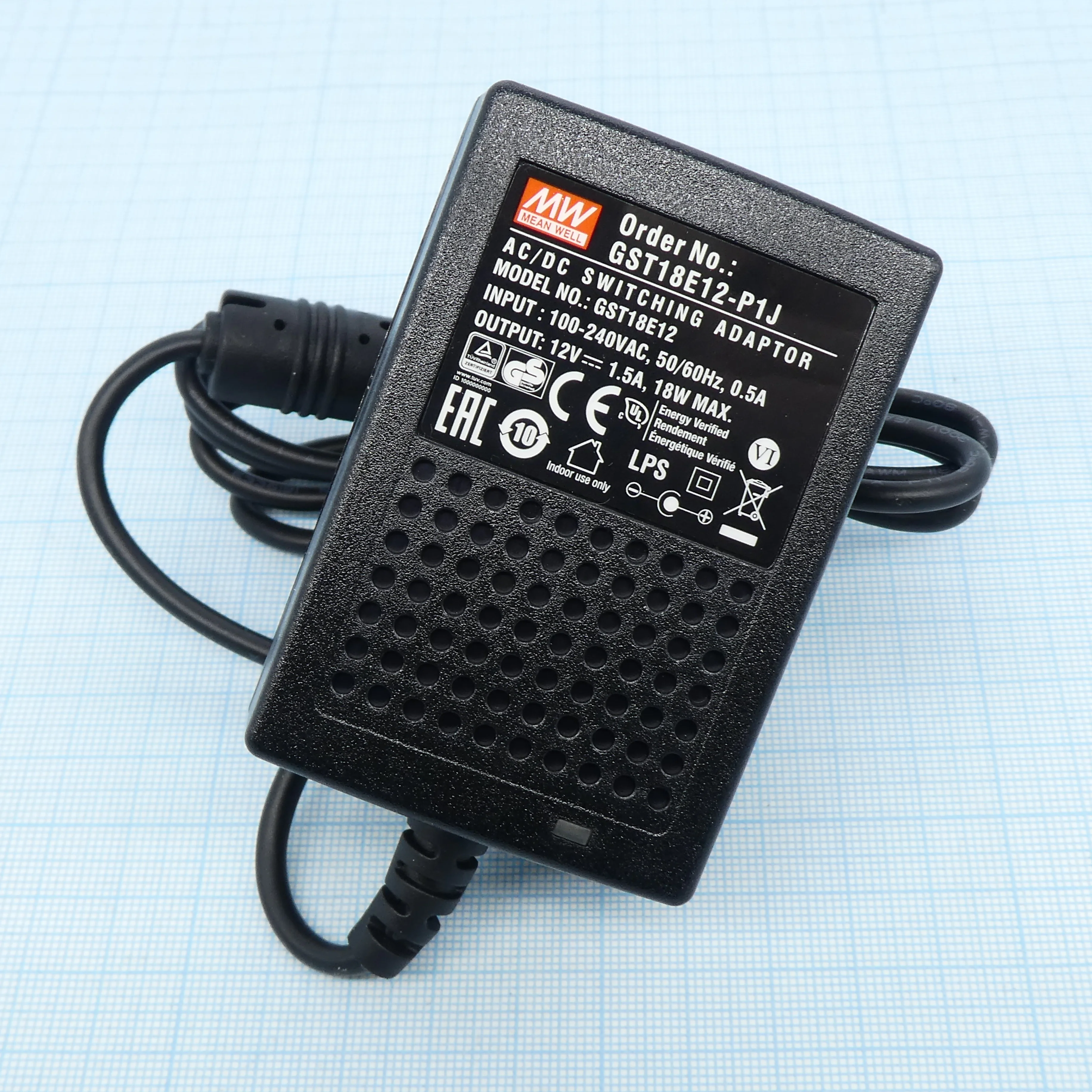 GST18E12-P1J - AC-DC, 18Вт, вход 85...264B AC 47...63 Гц,, выход 12B/1.5A, изоляция 3000В AC, 79x54x33мм, -30...+70°С, выходной разъем 11, диам. 5.5х2.1мм