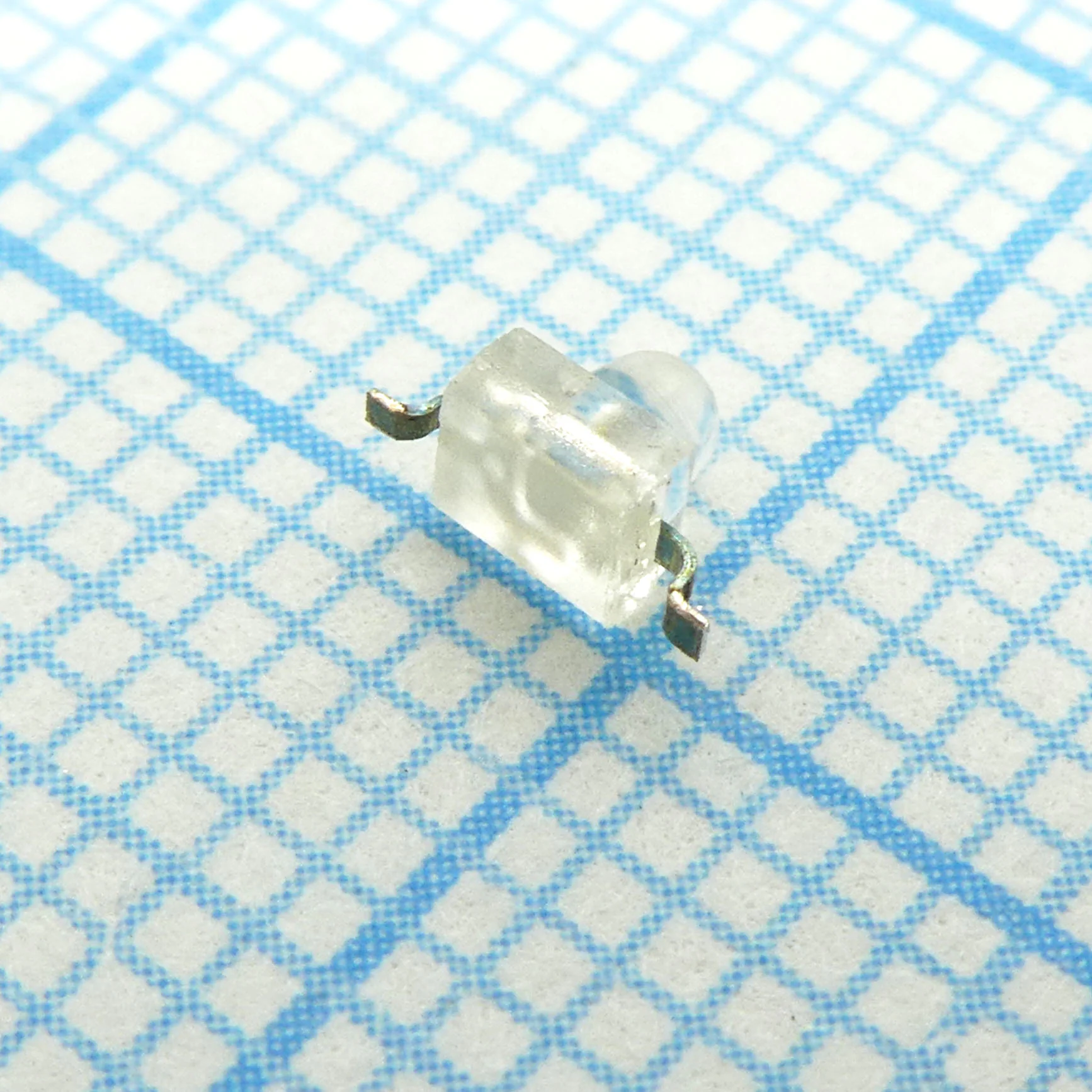 KM2520SEC03 - Светодиод smd 2,5х2мм/оранжевый/601нм/500-1300мкд/прозрачный/20°