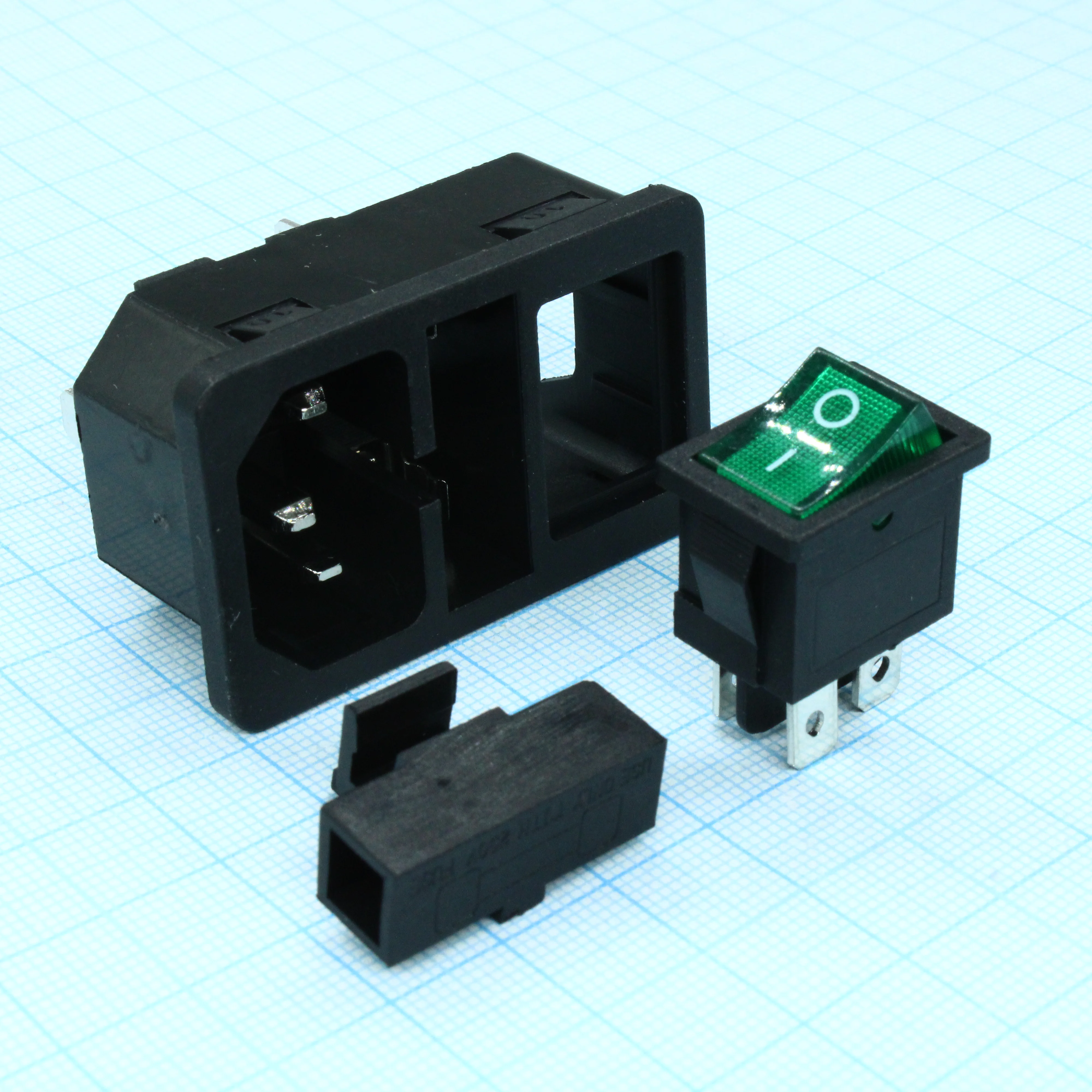 L-KLS1-AS-303-4-4GS - Разъем 220В вилка на блок, 3 контакта, с выключателем и держателем для предохранителя 5х20мм, крепление защёлка,10A
