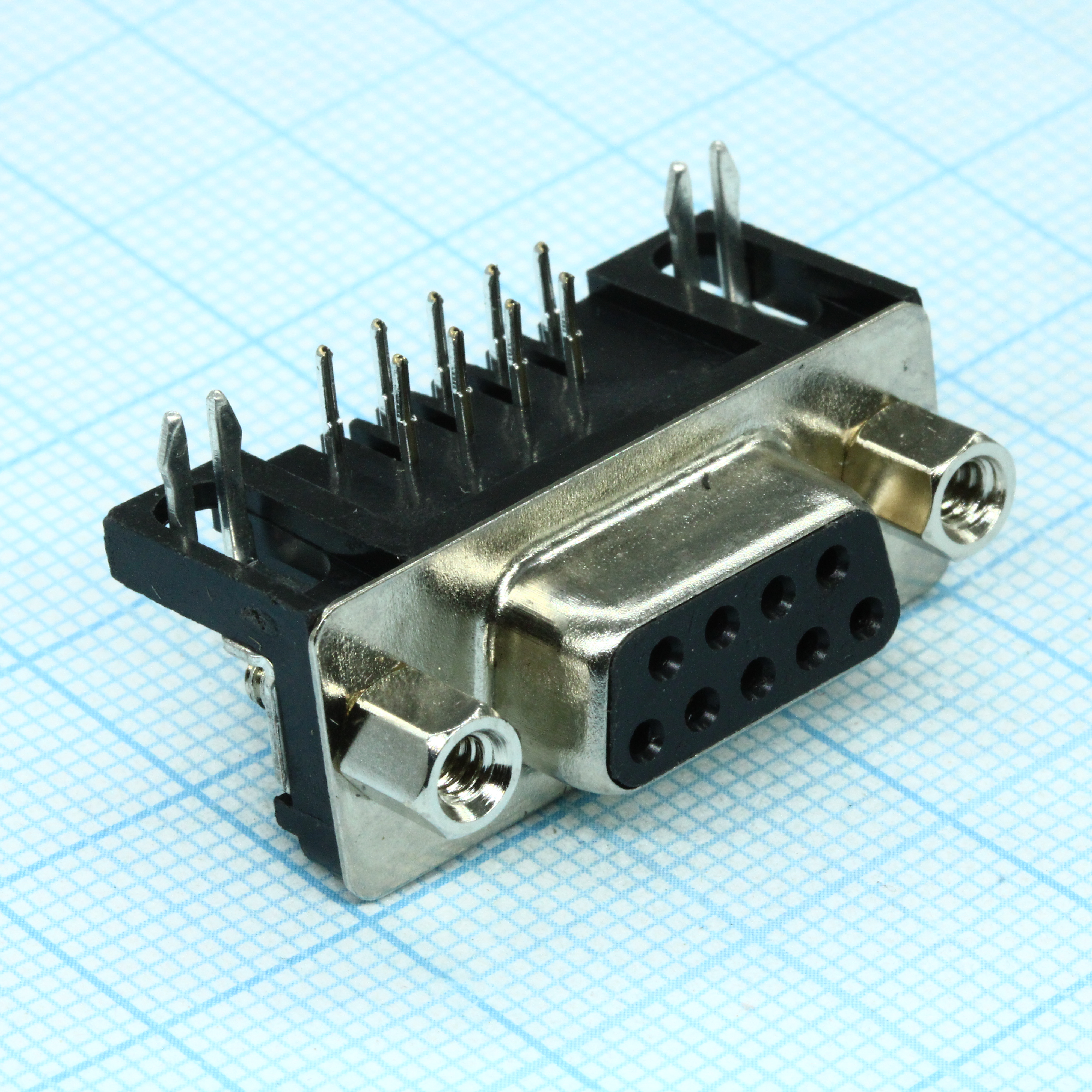 DS1037-09FNAKT74-0CC - Розетка 9 pin на плату, шаг 2.77мм
